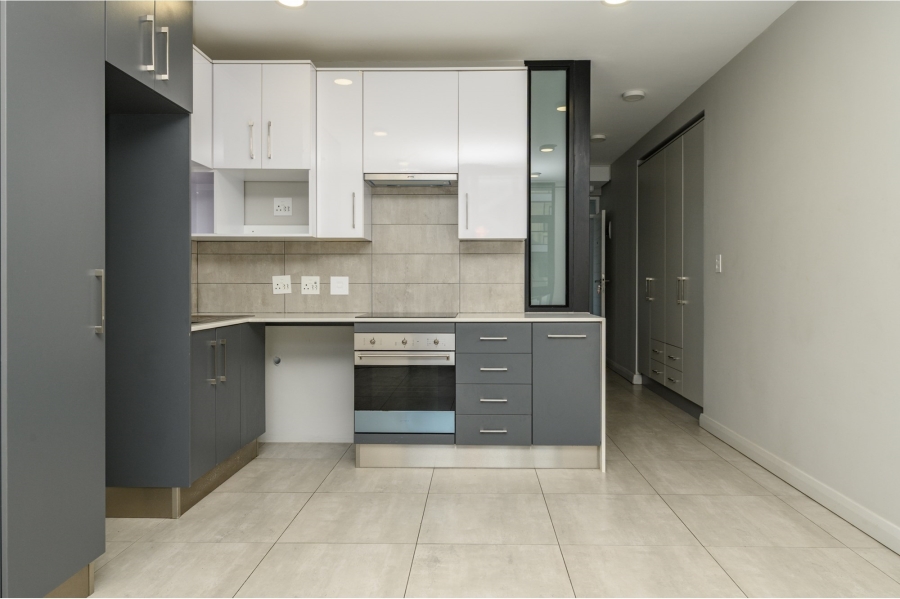 1 Bedroom Property for Sale in Summerstrand Eastern Cape